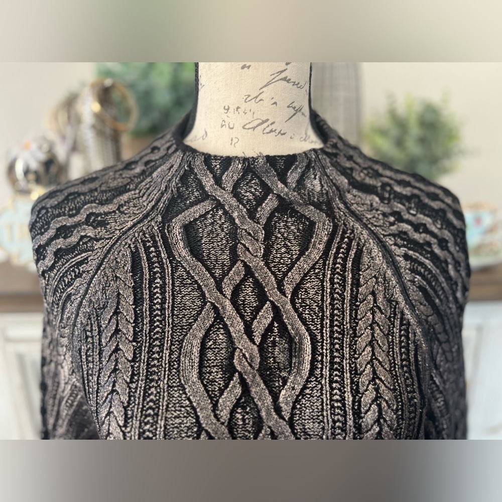 🖤GREAT GIFT! Black & Gold metallic cable knit sweater,size XS, NWT-see video 🎥 - Picture 4 of 15